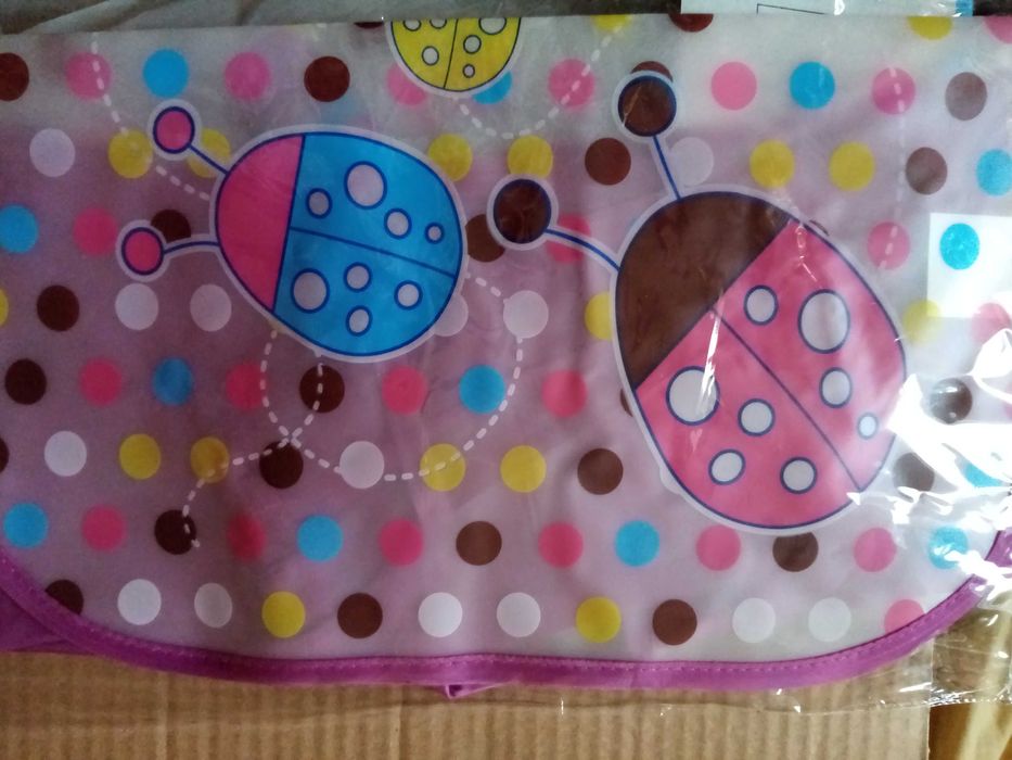 Бебешки лигавник с ръкави