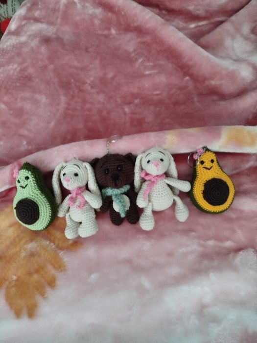 Вяжу вещи на заказ.