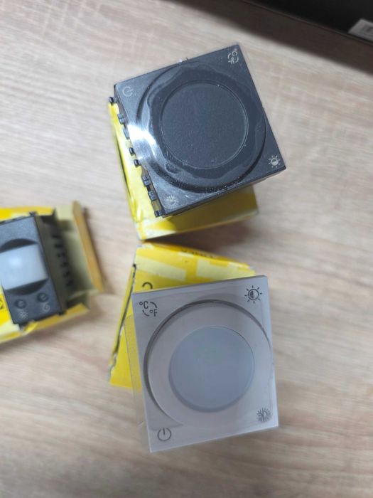 Termostat cu rolă Vimar 30440.B Linea cu ieșire releu