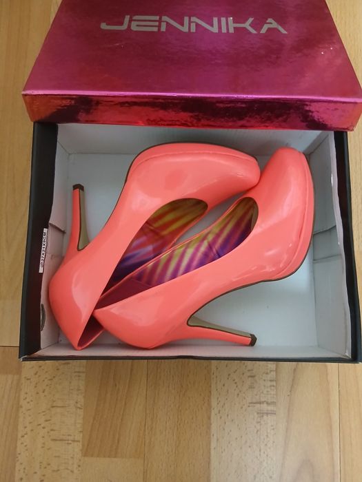 Pantofi cu toc stiletto
