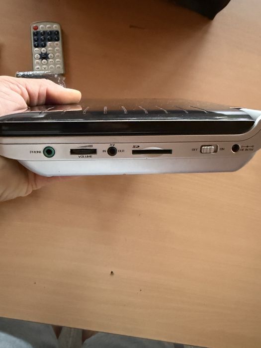 De vanzare dvd player portabil
