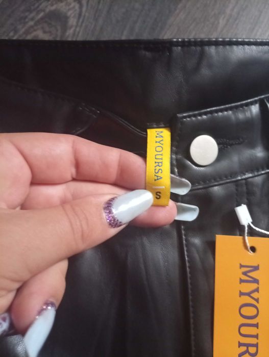 Pantaloni piele noi cu etichetă model evazat