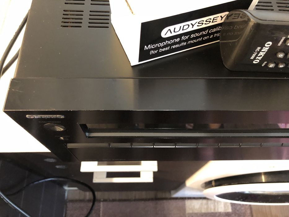 Onkyo TX-NR809 resiver