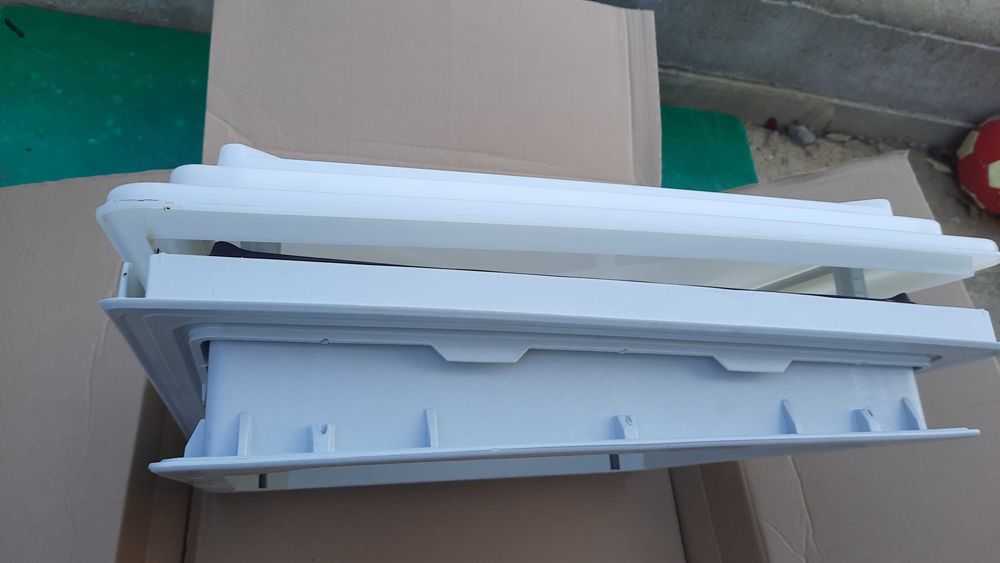 Покривен люк, капандура