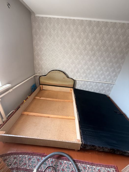 Кровать спальная