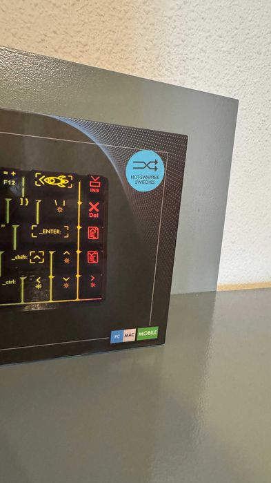 Tastatură Gaming Wireless mecanica AQIRYS Mira, Bluetooth, USB, Layout US, negru, folosită