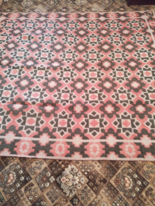 Жакардов килим, стар