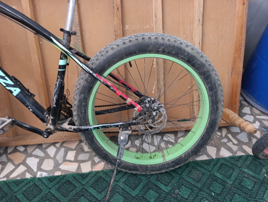 Velik satiladi 700.000