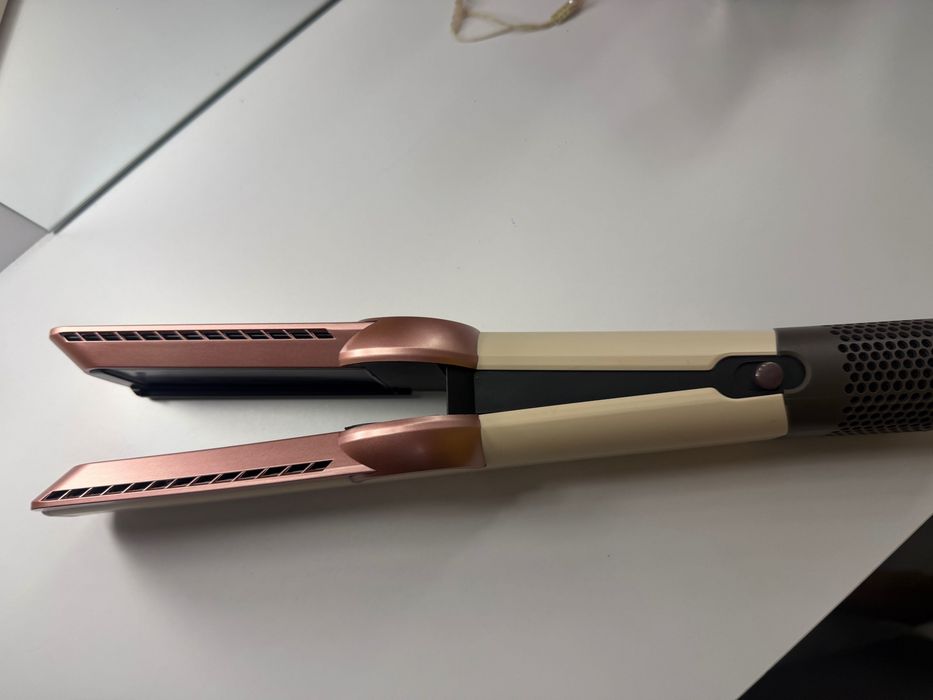 Преса за коса Dyson aistrait
