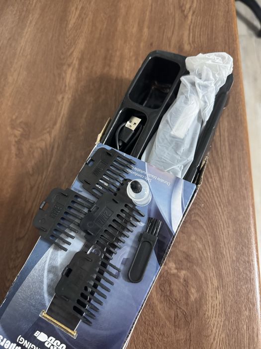 Электрическая бритва комплект