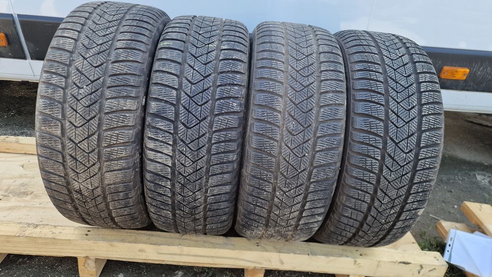 Anvelope 225/45R18 marca Pirelli, DOT 2022,M+S