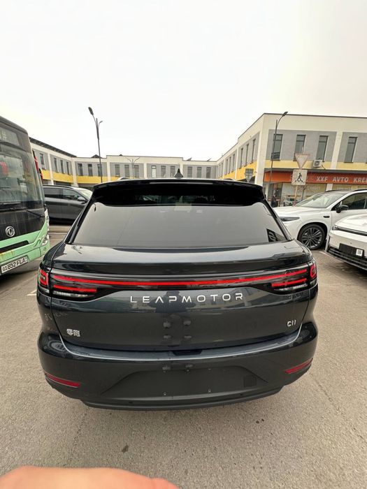 Leapmotors c 11  2025 без пробег гибрит