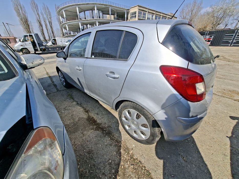 Dezmembrez Opel Corsa D 1.2 B 2009 Z12XEP