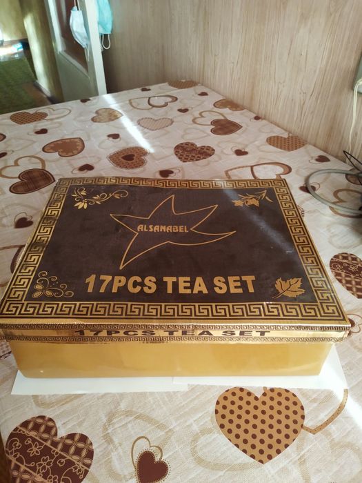 Продаю чайный сервиз