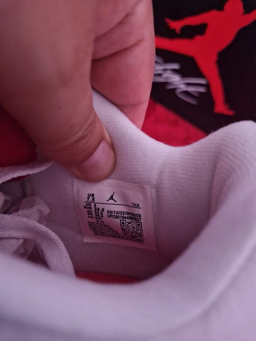 Adidași Jordan Retro patru