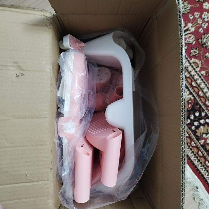 Продам новый детские столик