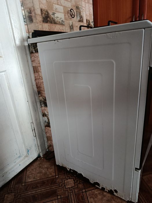 Продам газовую плиту