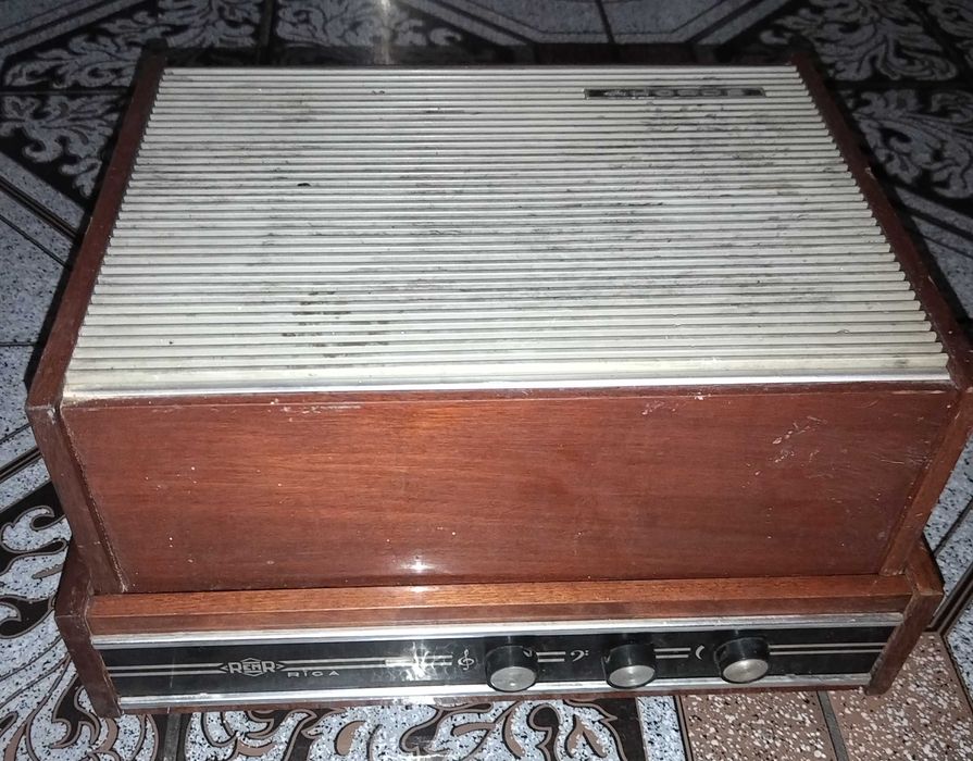 Грамофон Акорд (като нов)