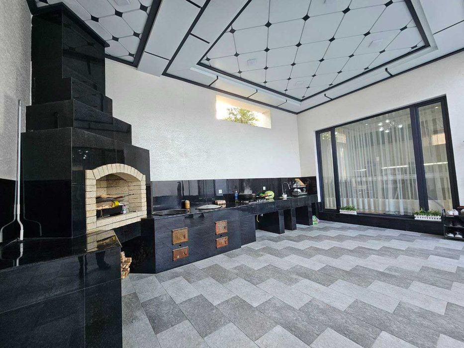 Сергели.Кумарык махалляси .3 сотихда 10 хонали зор уй сотаман.