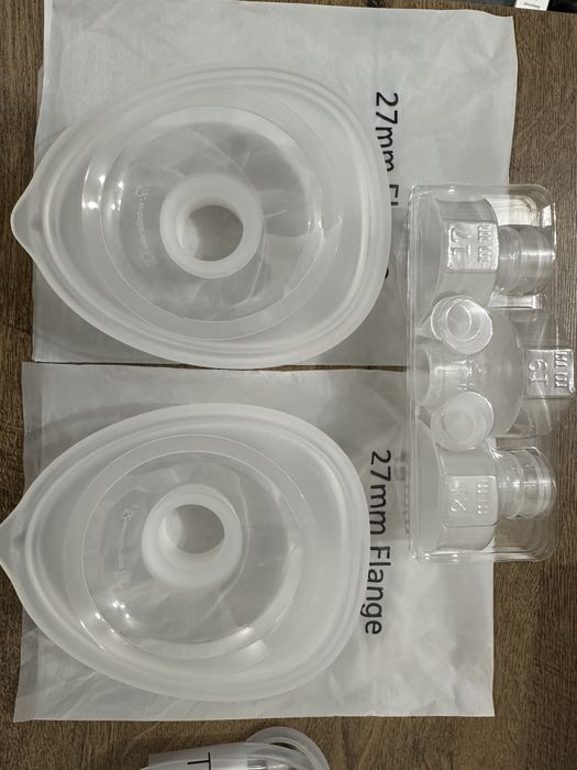 Momcozy v2 breast pump