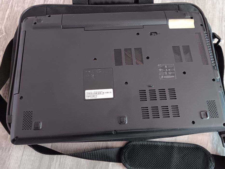 Черен лаптоп acer