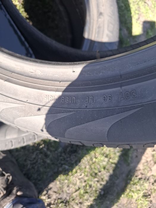 Vand 2 anvelope 235 50 19 pireli de vara bune