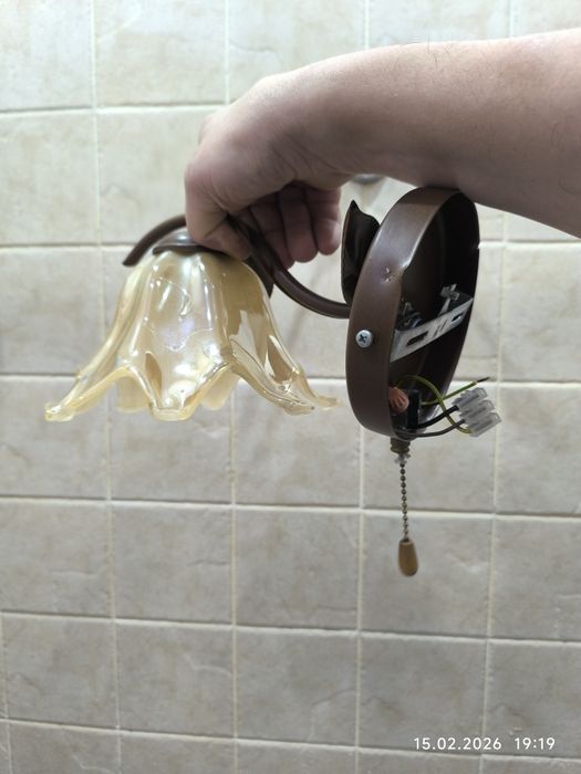 Продам комплект люстру и бра