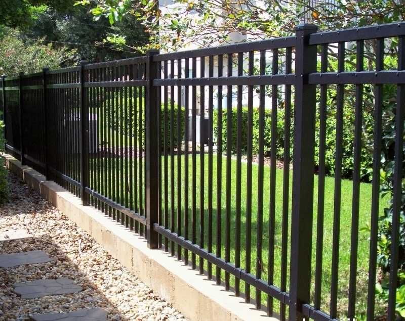 Забор металлический, сварной (производство и установка)