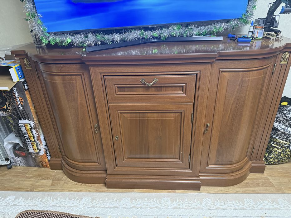 Тумба с сейфом для зала