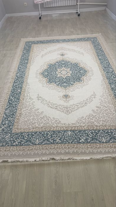 Кілем сатылады 2х3