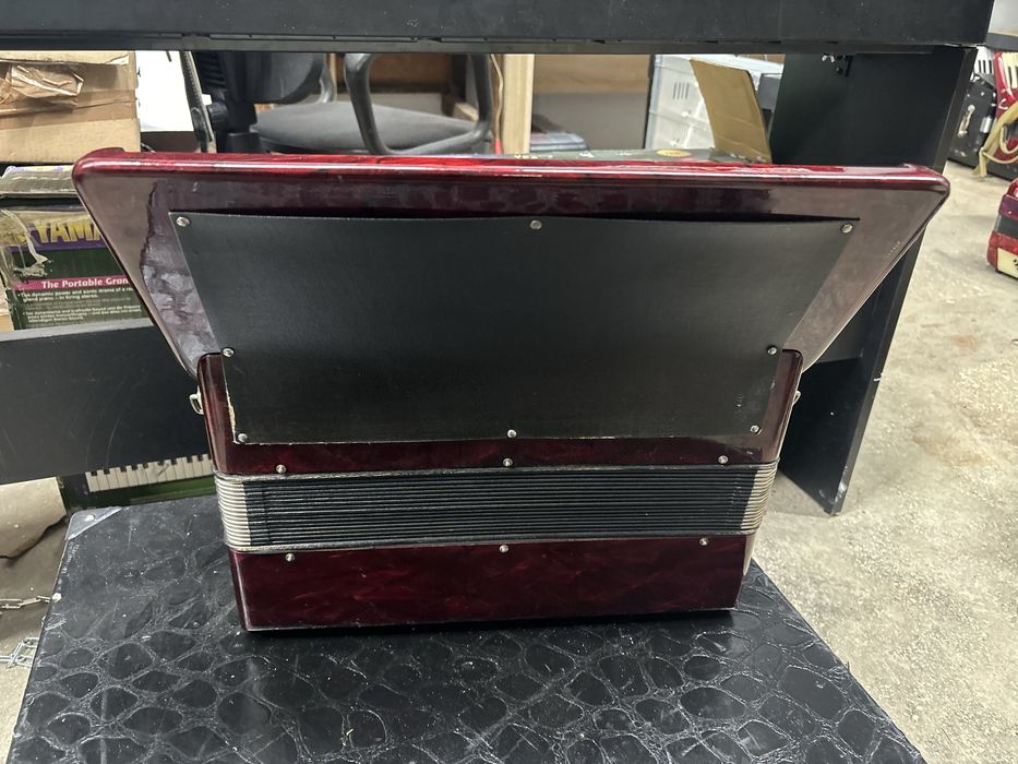 Acordeoane acordeon Hohner cu 80 basi vergea sita potcoava