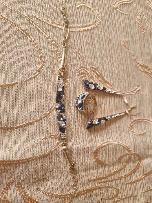 Комплект от обеци гривна и пръстен Swarovski