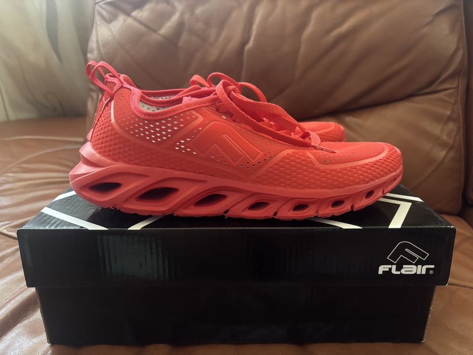 Червени Маратонки Flair