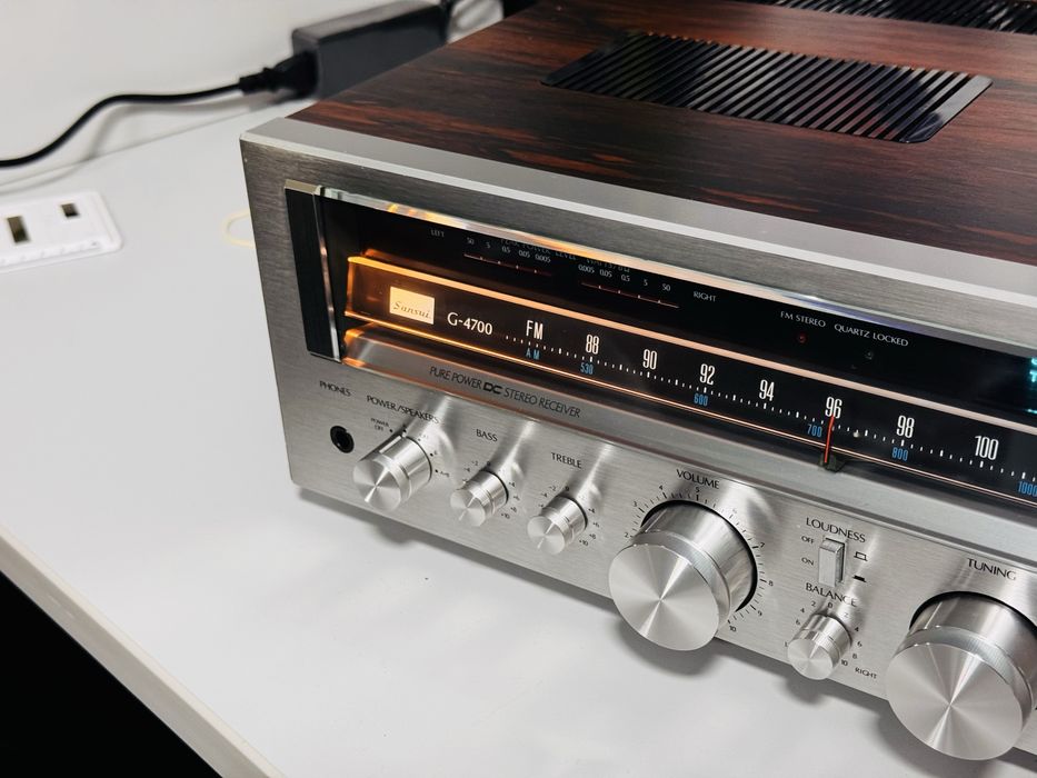 Amplituner/amplificator SANSUI G-4700,carcasă lemn,Impecabil,50W/canal