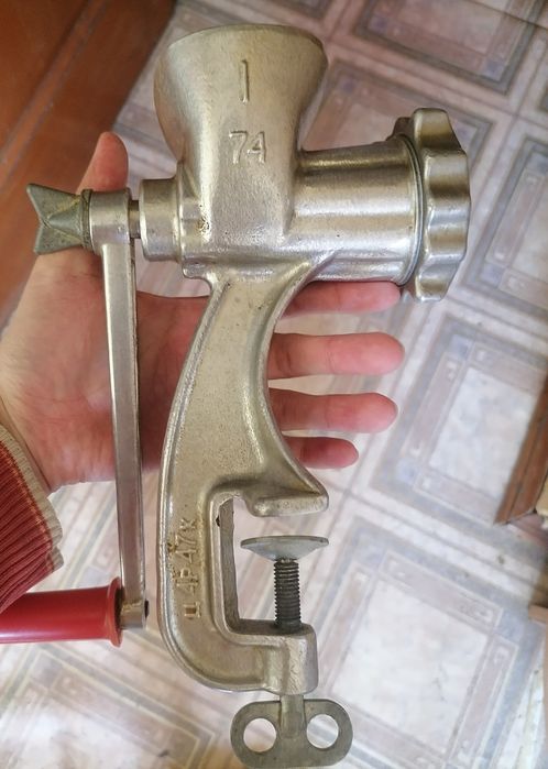 Продам мясорубку