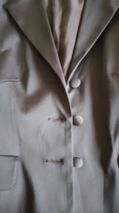 Costum clasic din material satinat- marca Guara