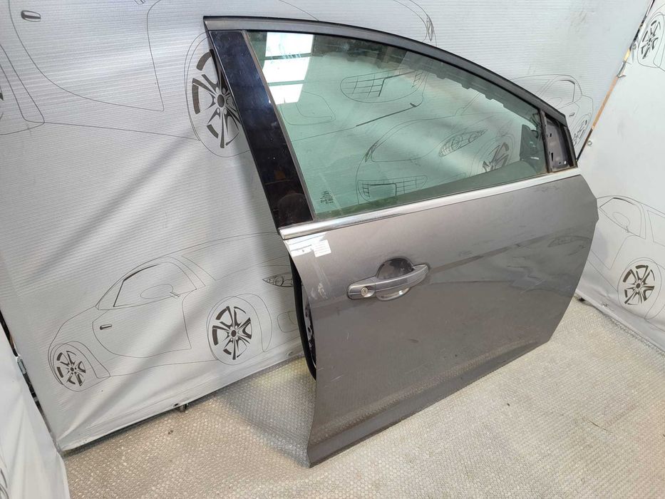 Ușă Față Dreaptă Ford Focus Hatchback Maro / Gri Cod Culoare Lunar Sky 2147846 2012 / [2010-2017] / PBM51-A20125-BF (2A)