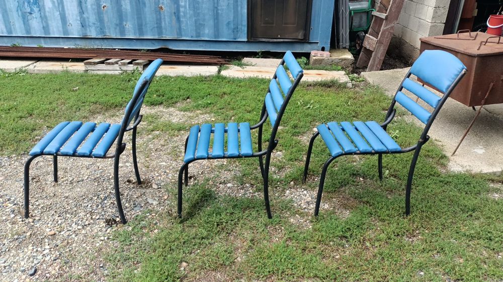 Продам стулья новые