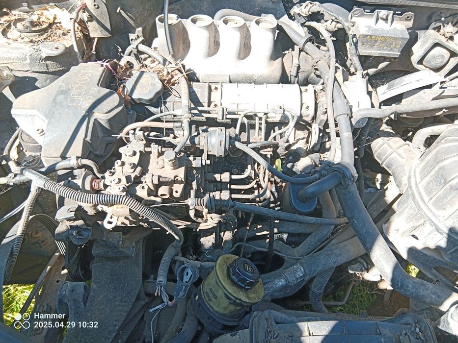 Продавам renault megane 1.9 чист дизел на части