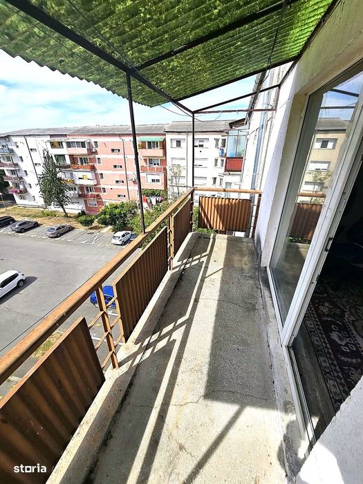 Apartament 2 camere semidecomandat, Micro 16 – Str. Universului nr. 8