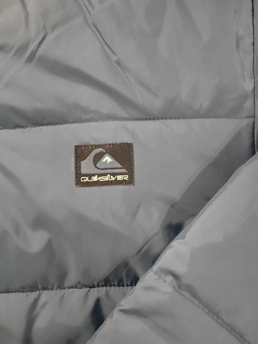 Чисто ново яке Quicksilver.