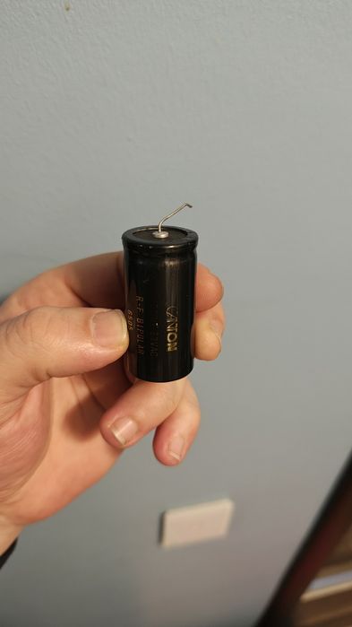 Condensator audio nepolarizat 820uF Canton
