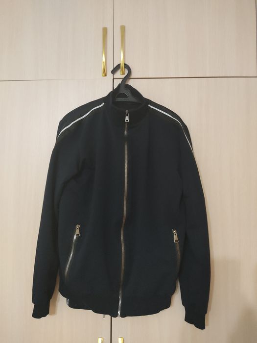 Продам спортивный костюм