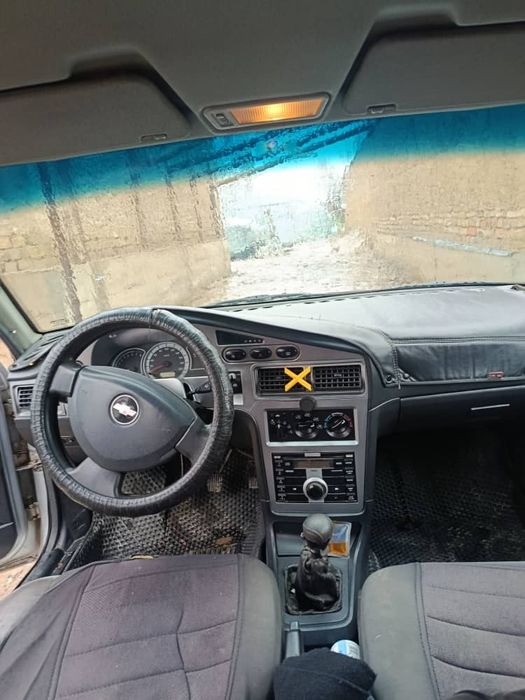 Nexia 2 1.5 Sotiladi