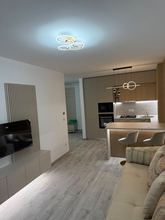 Închiriez apartament ultramodern