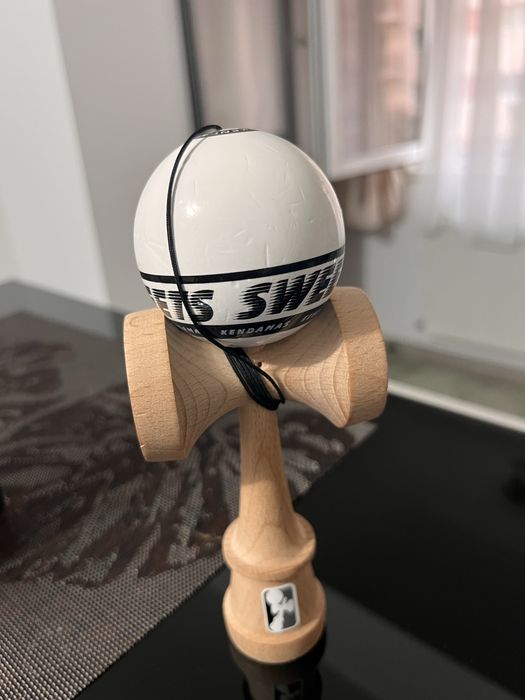 Kendama Sweets in cutia originala
