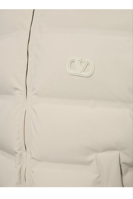 Vesta vas Valentino Garavani