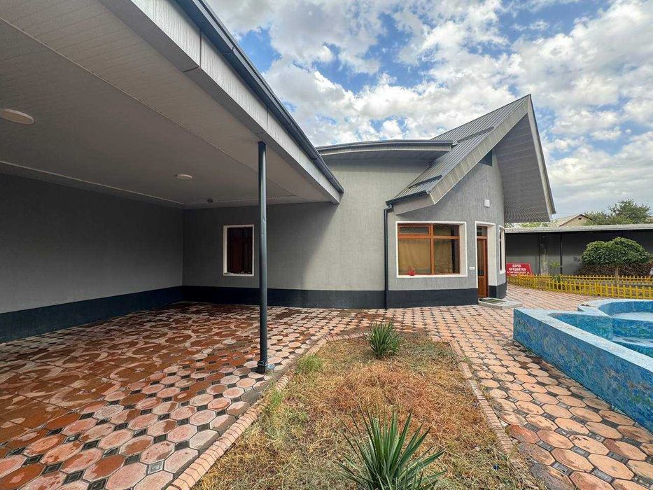 Продаётся хороший дача  есть сауна и и бассейн Зелёная зона