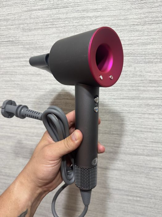 Продаю фен Dyson Supersonic