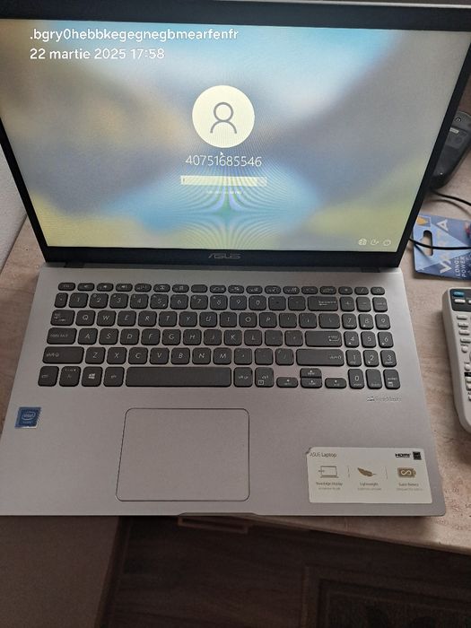 Videoproiector Epson EB-675W + suport prindere